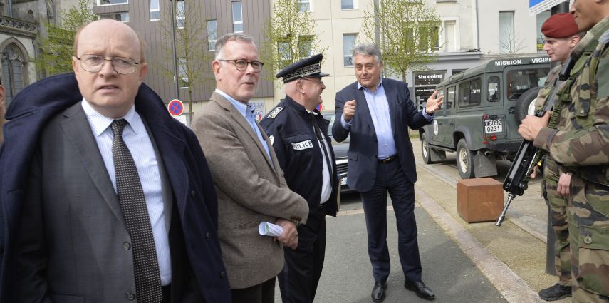 Visite du poste de la Police Municipale par Francis Wetta (Directeur Départemental de la Sécurité Publique)