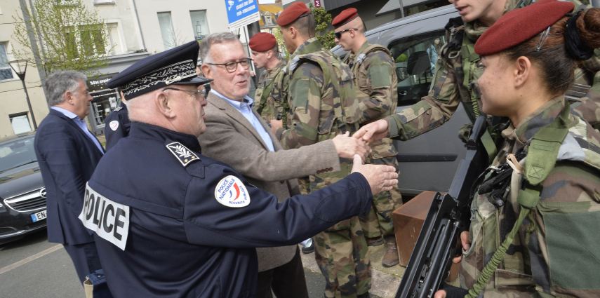 Visite du poste de la Police Municipale par Francis Wetta (Directeur Départemental de la Sécurité Publique)