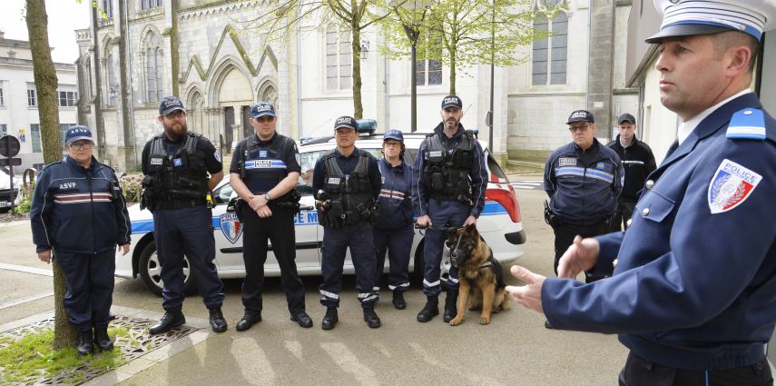 Visite du poste de la Police Municipale par Francis Wetta (Directeur Départemental de la Sécurité Publique)